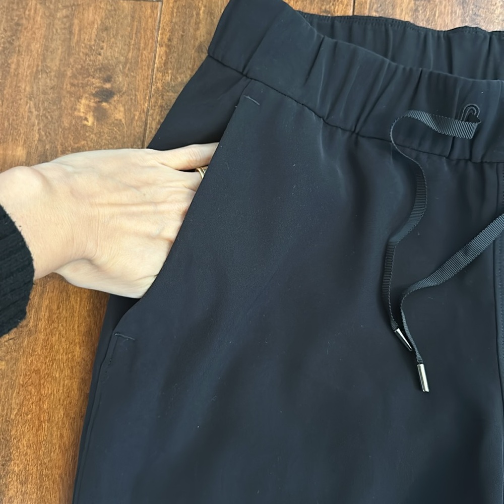 Lululemon Black On The Fly Jogger Pants Sz 6 - Picture 5 of 7